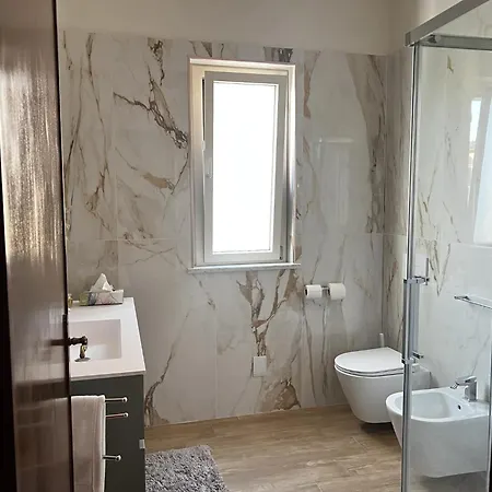 Maison Tondo * Carrara